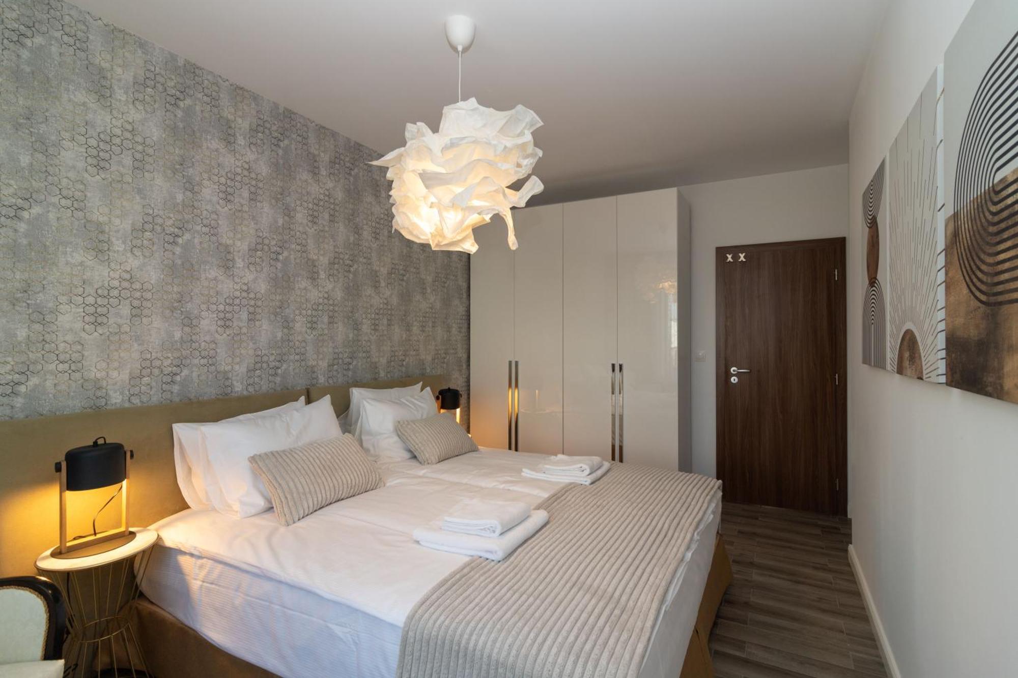 Apartamento Contemporary Charm In Old Sofía Exterior foto