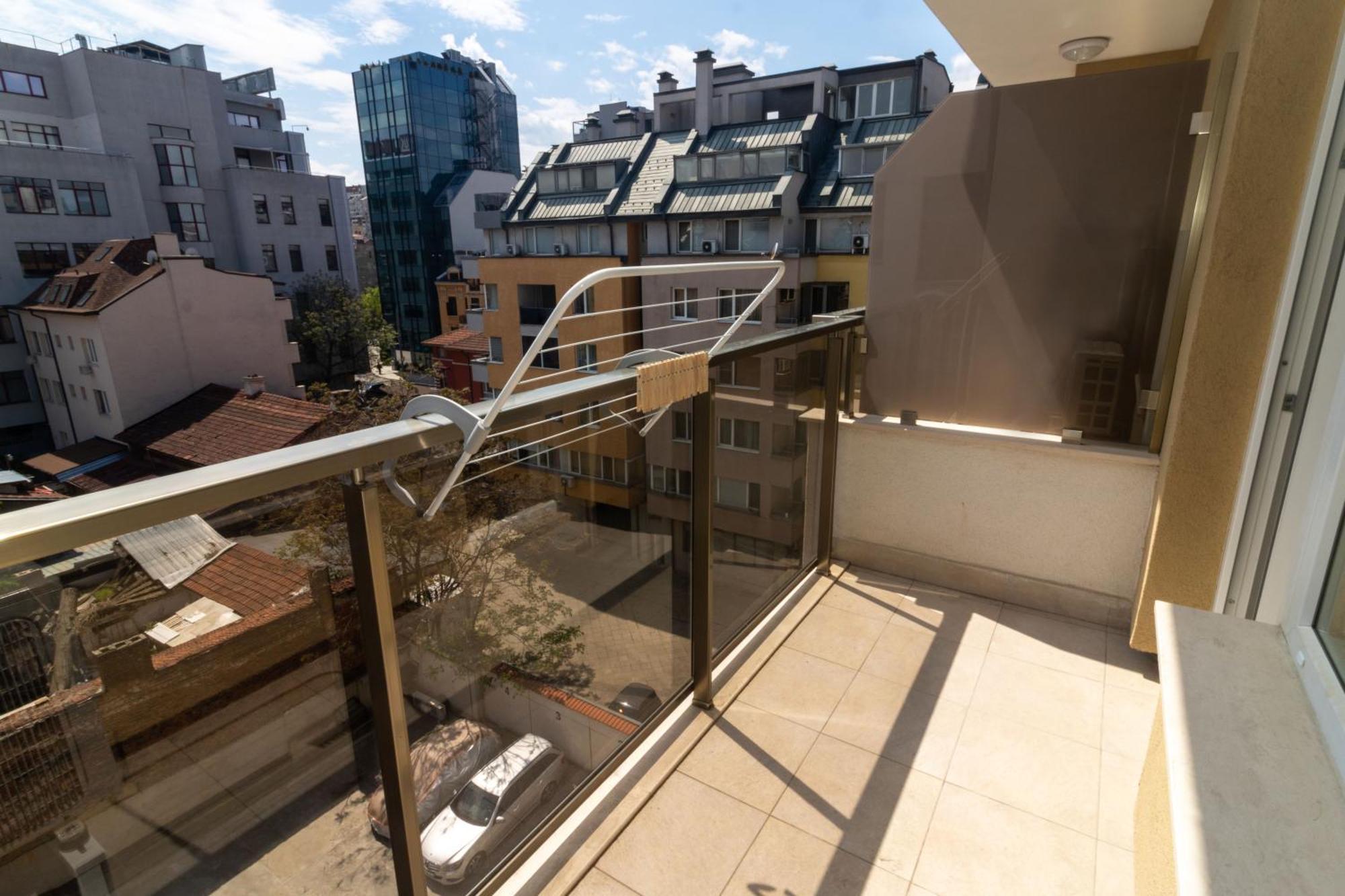 Apartamento Contemporary Charm In Old Sofía Exterior foto